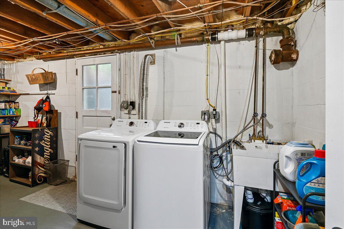 252 Magothy Bridge Rd Property Photo 26