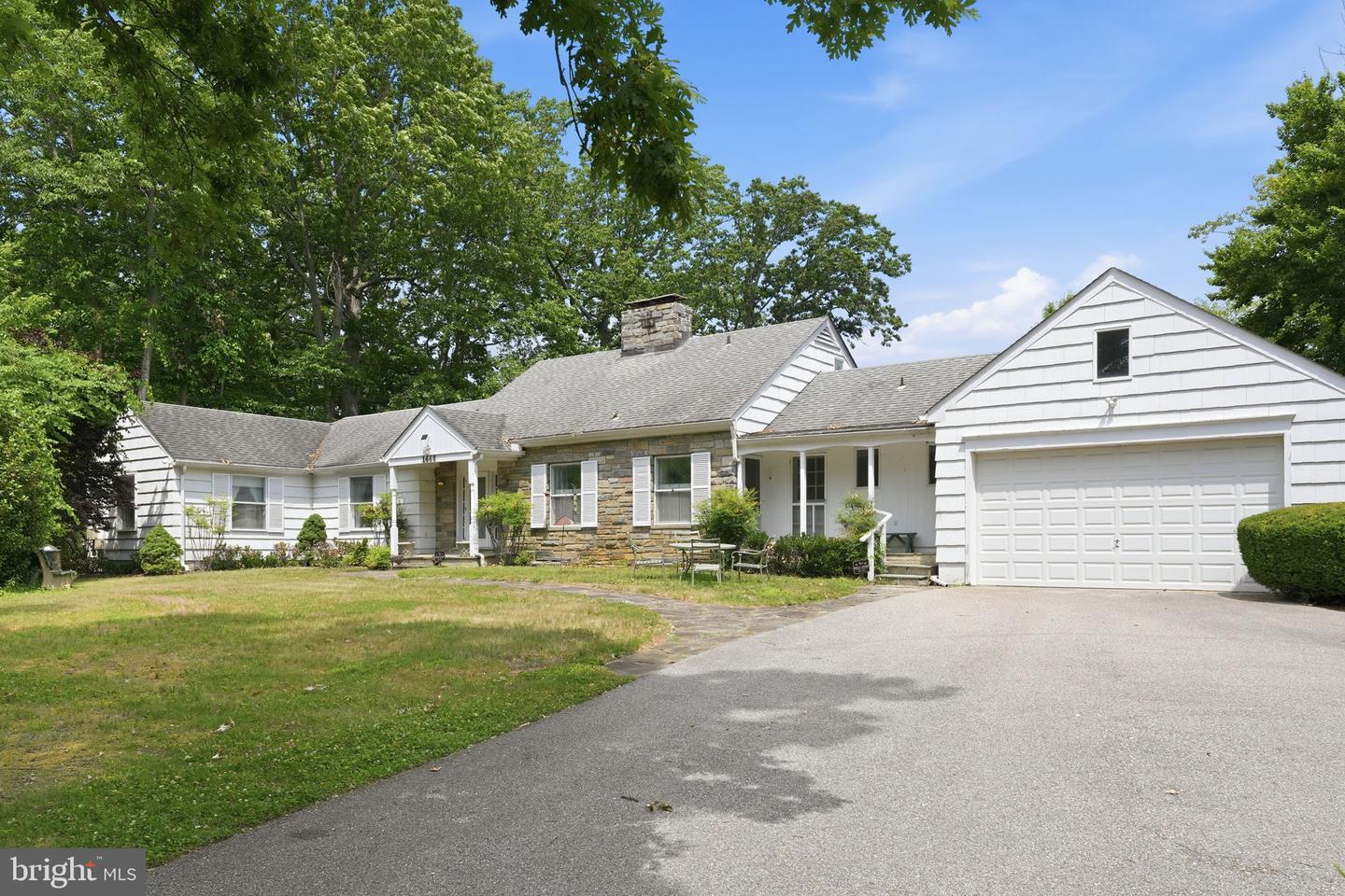 1668 Homewood Landing Rd Property Photo 2