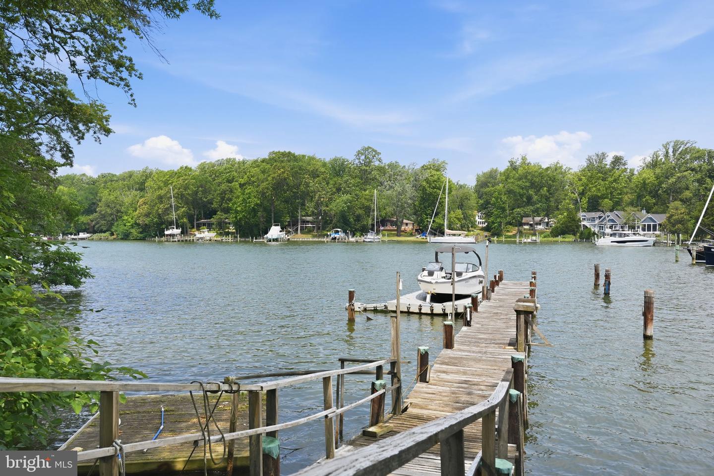 1668 Homewood Landing Rd Property Photo 4