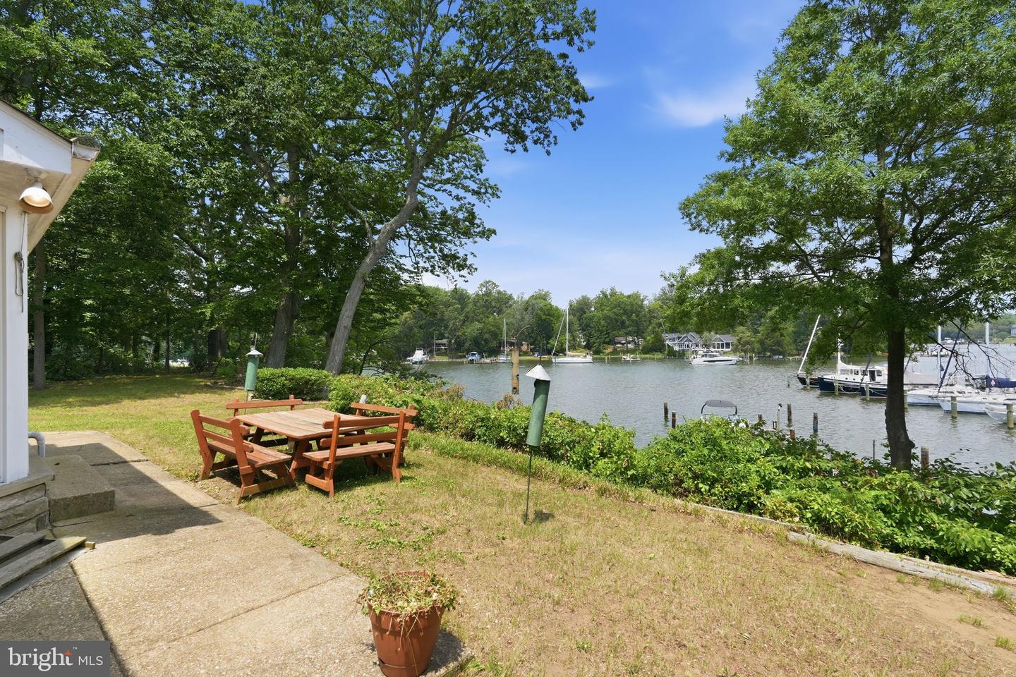 1668 Homewood Landing Rd Property Photo 10
