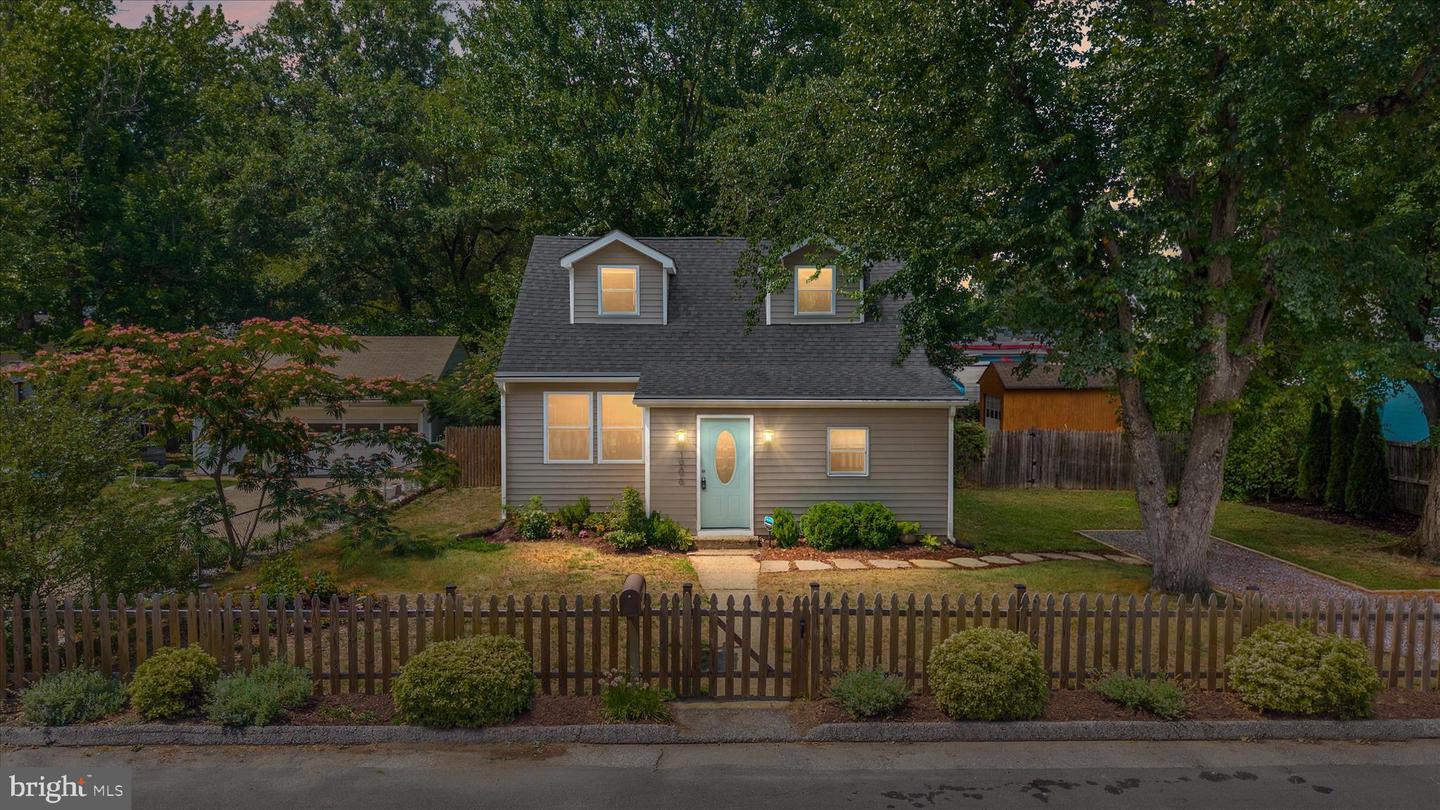 1906 RIDGEVILLE RD