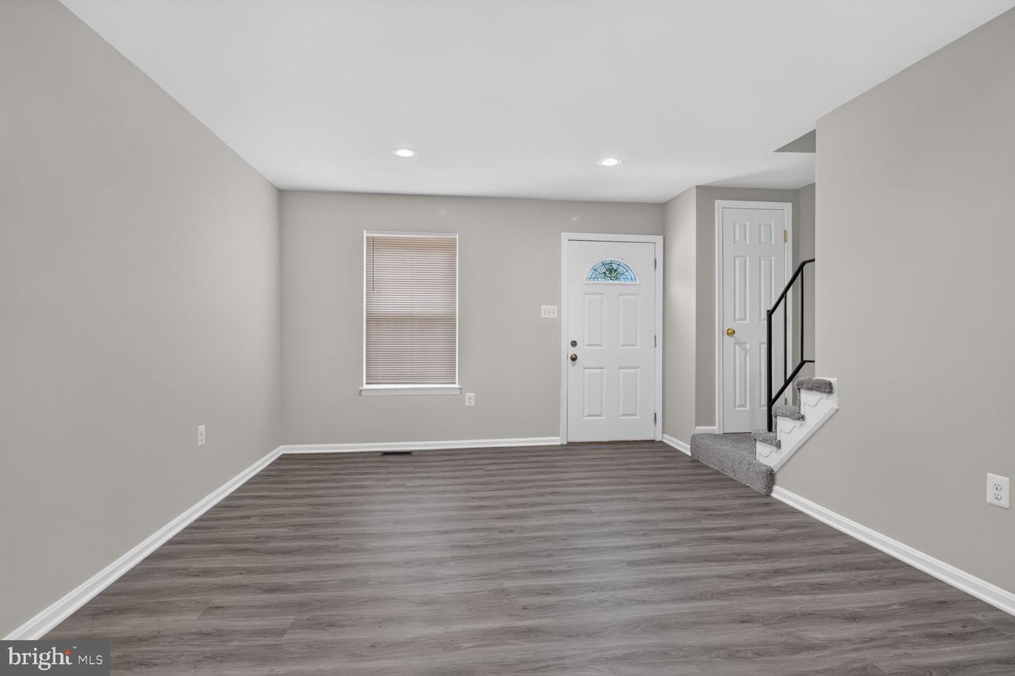 8220 Marlton Ct Property Photo 6