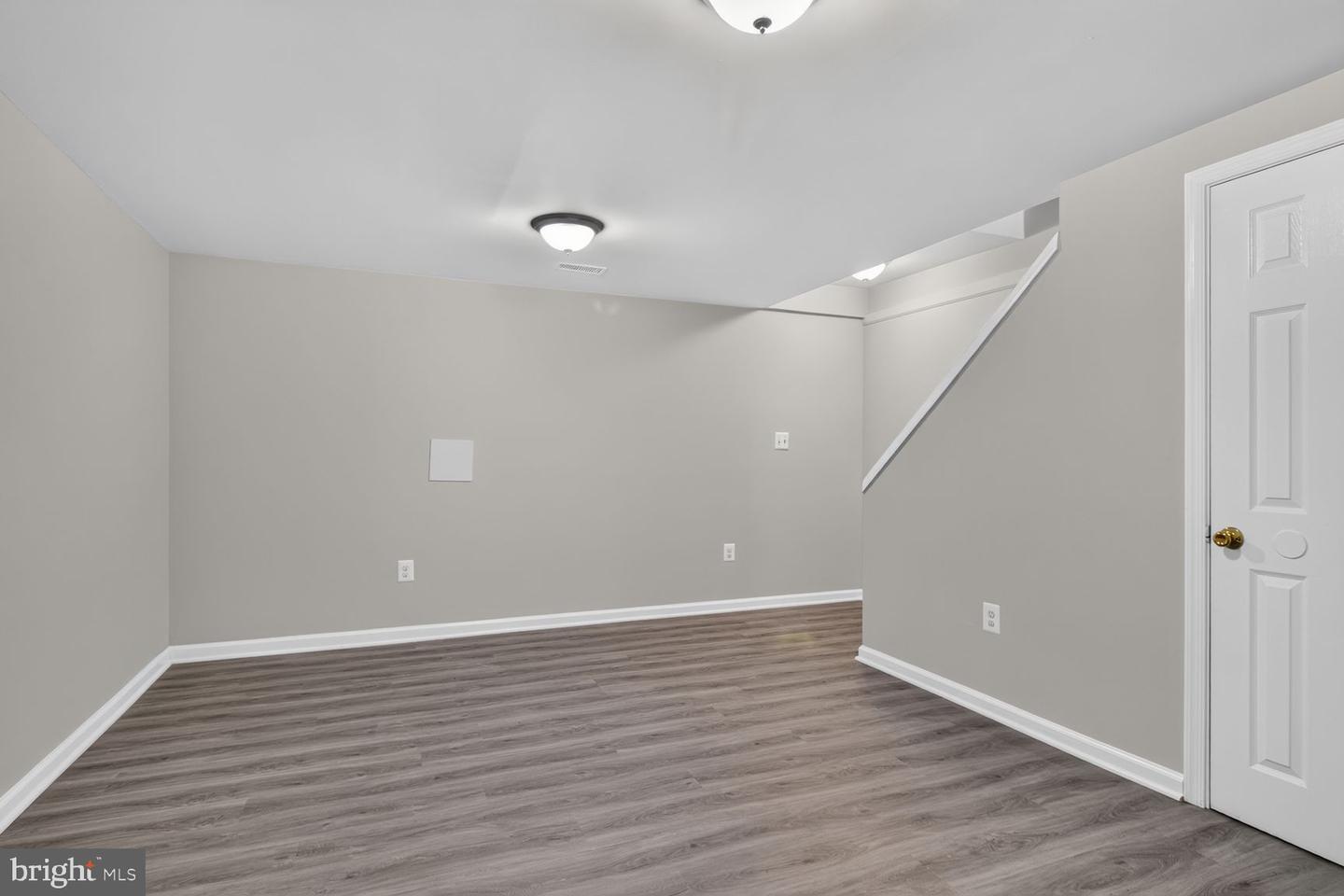 8220 Marlton Ct Property Photo 9
