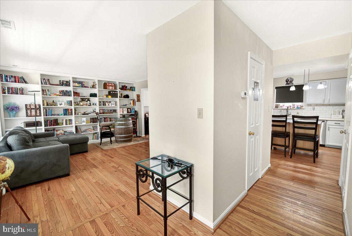 3847 Holly Dr Property Photo 4