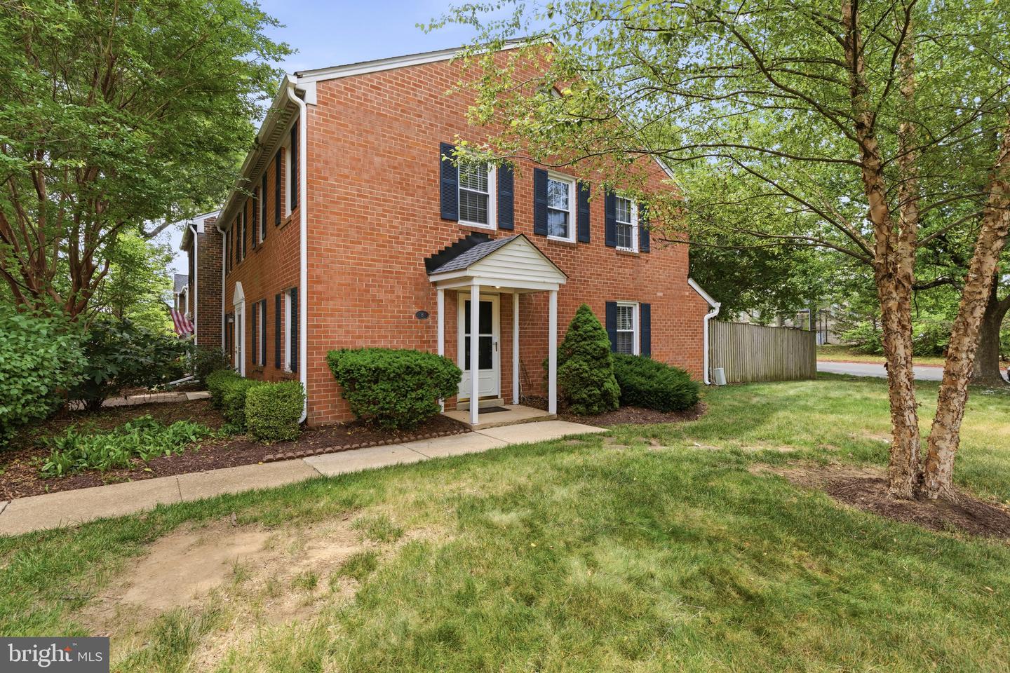 8 GEORGETOWN CT #1-8