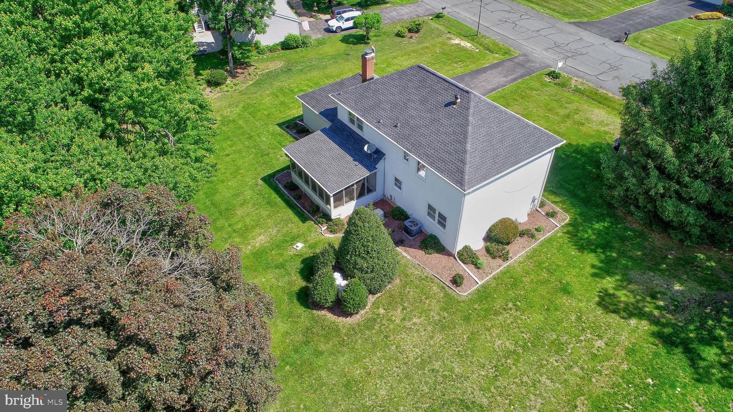 1116 Rutlandview Dr Property Photo 6