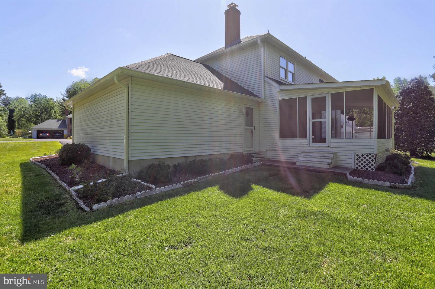 1116 Rutlandview Dr Property Photo 9