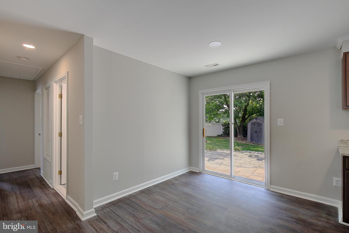 516 Queen Anne Ave Property Photo 12