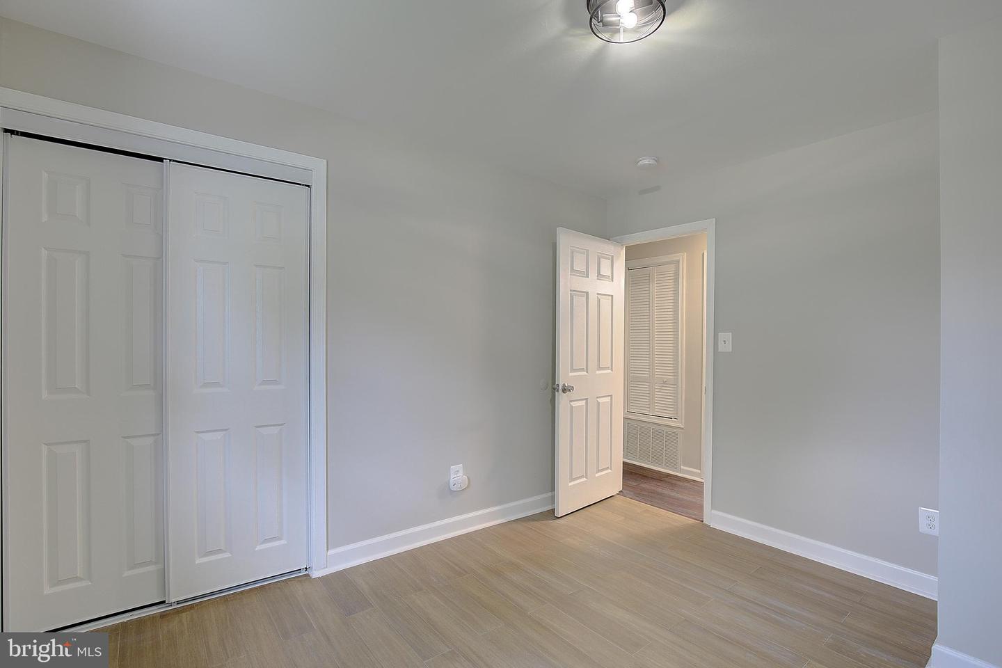 516 Queen Anne Ave Property Photo 25