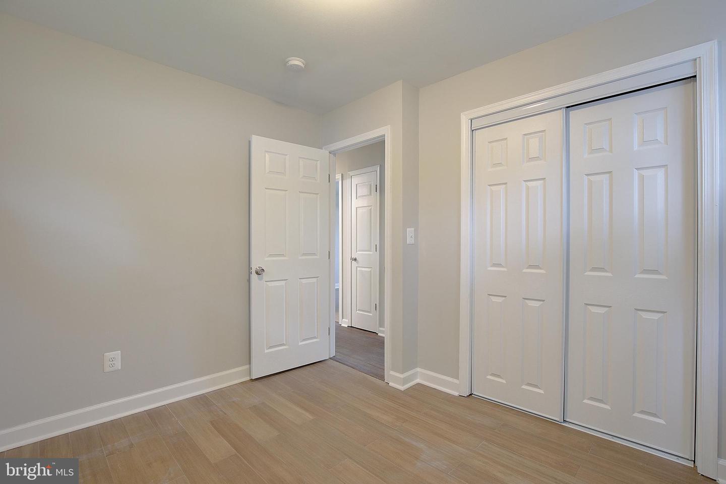 516 Queen Anne Ave Property Photo 32
