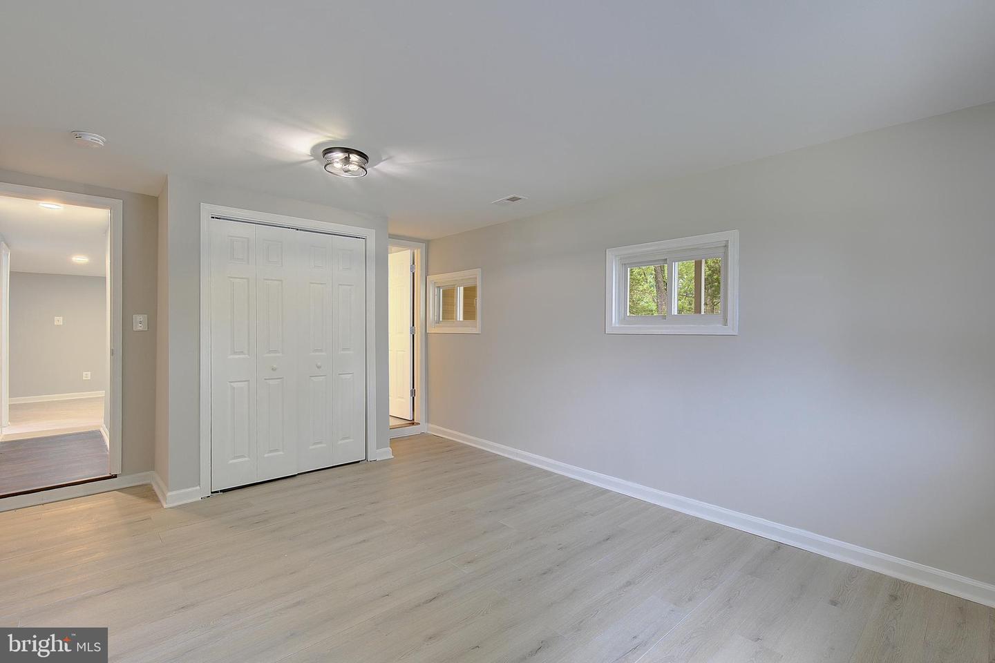 516 Queen Anne Ave Property Photo 36