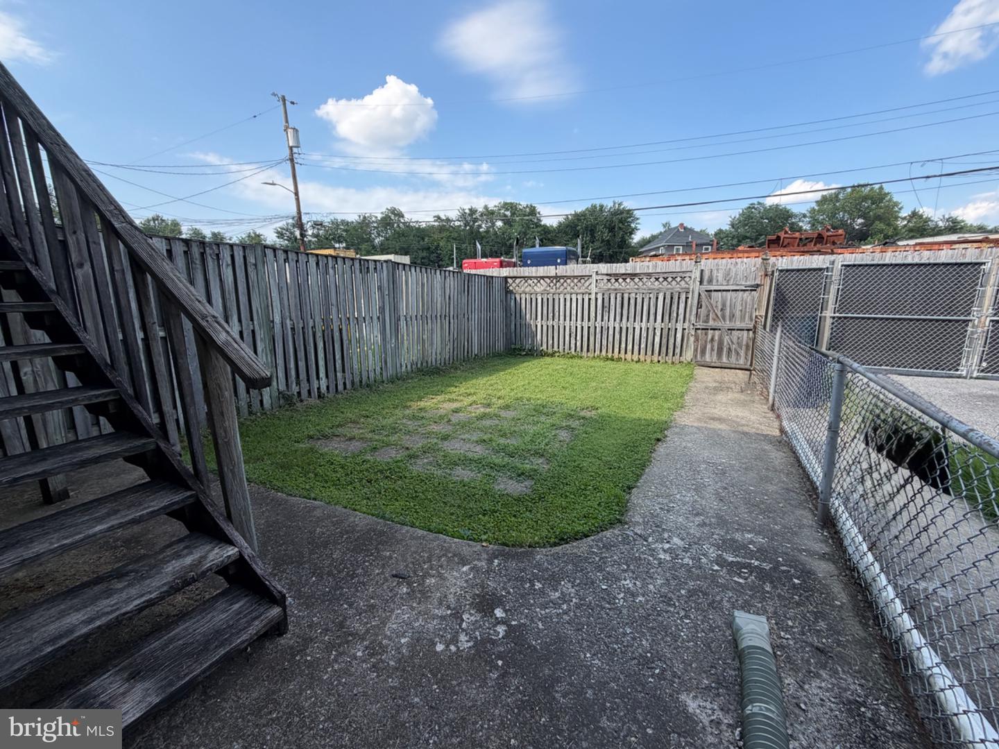 230 W Meadow Rd Property Photo 10