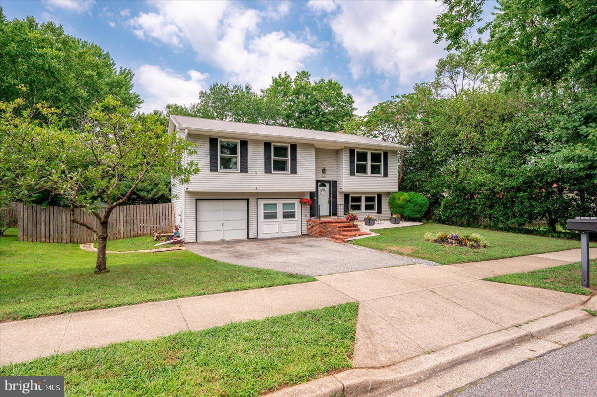 1710 Fallsway Dr Property Photo 2