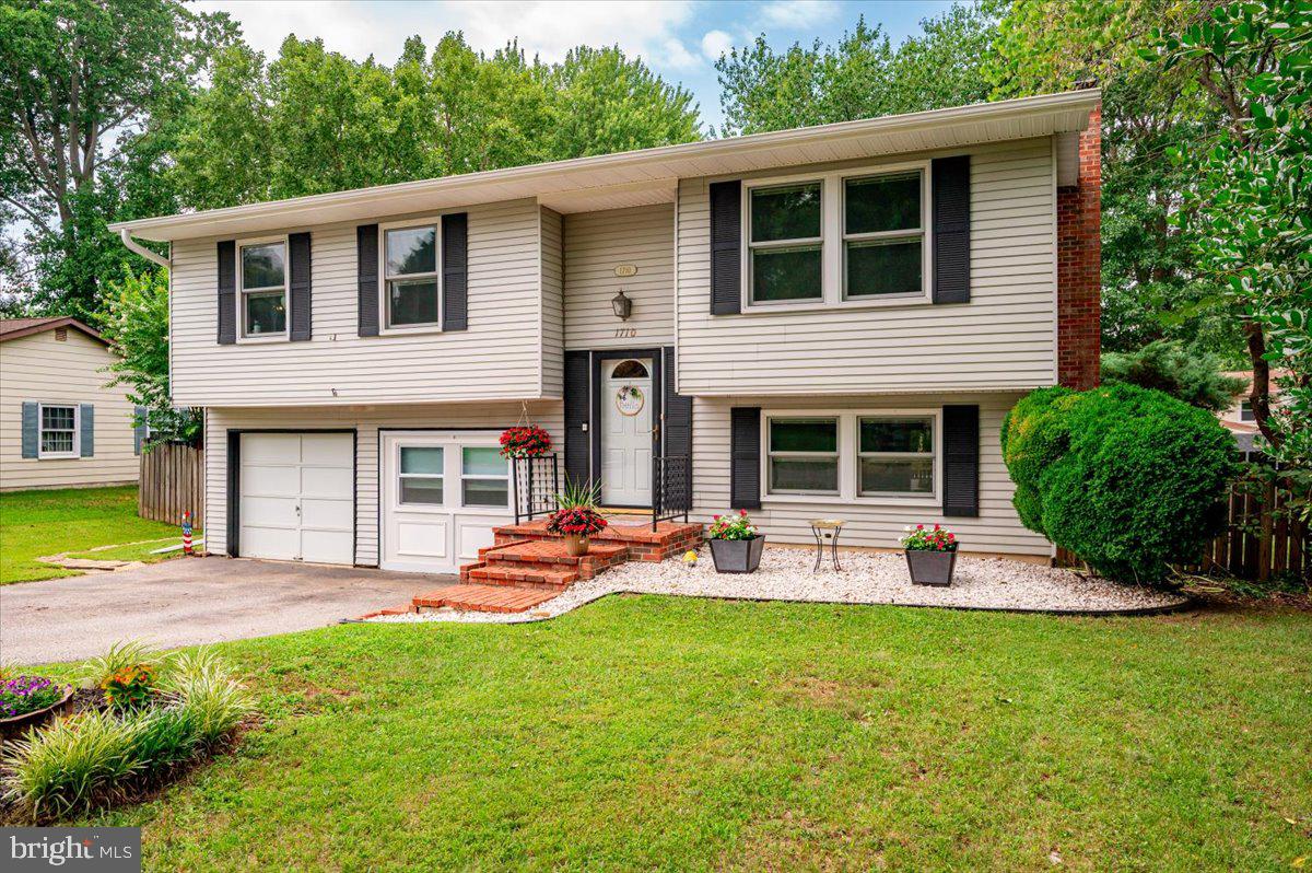 1710 Fallsway Dr Property Photo 3