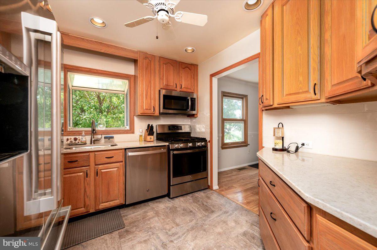 1710 Fallsway Dr Property Photo 11