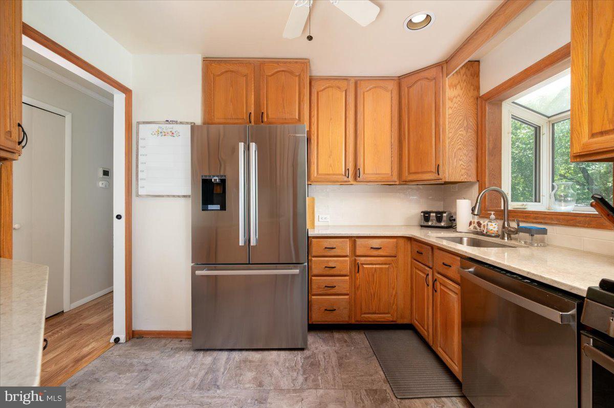 1710 Fallsway Dr Property Photo 12