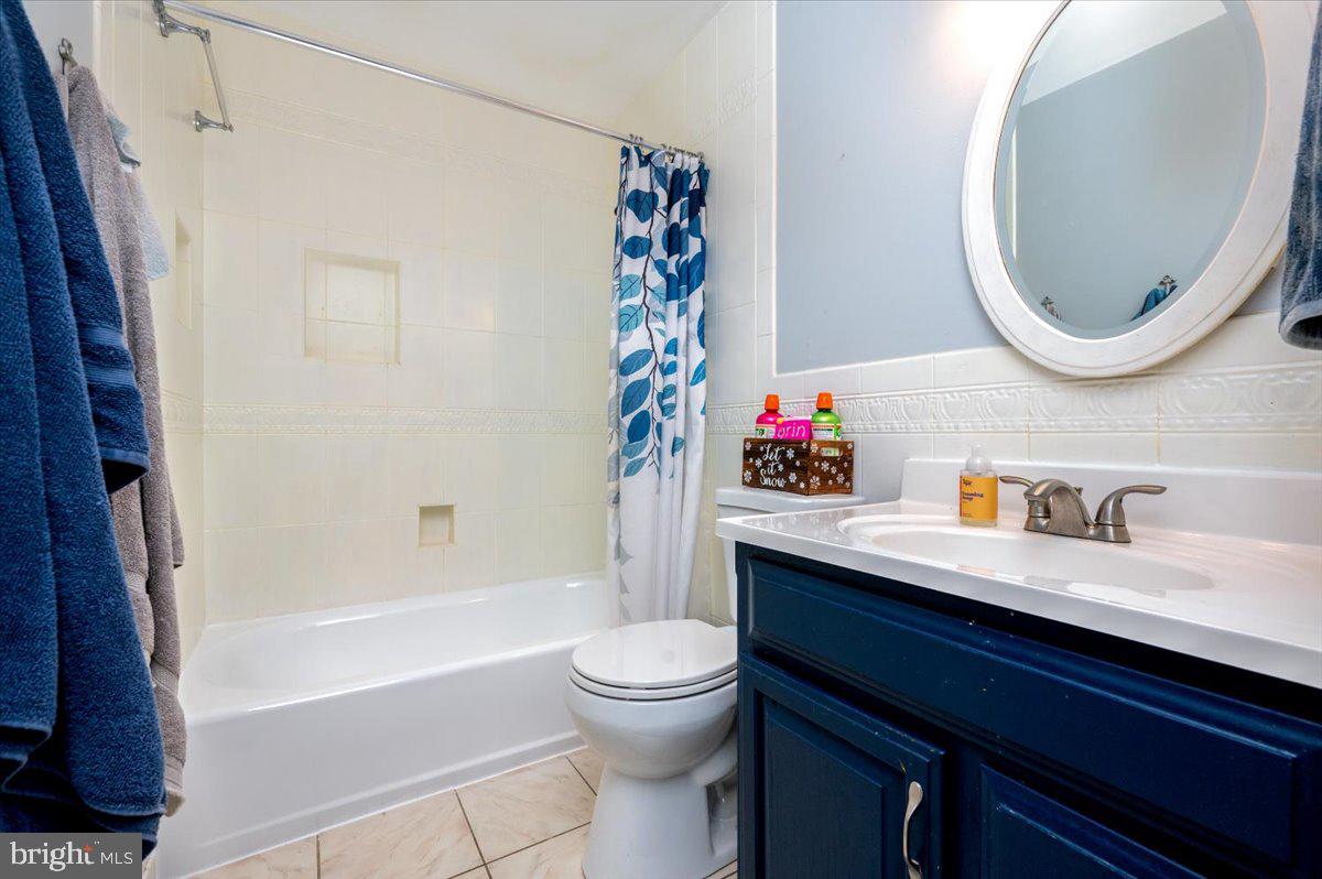 1710 Fallsway Dr Property Photo 24