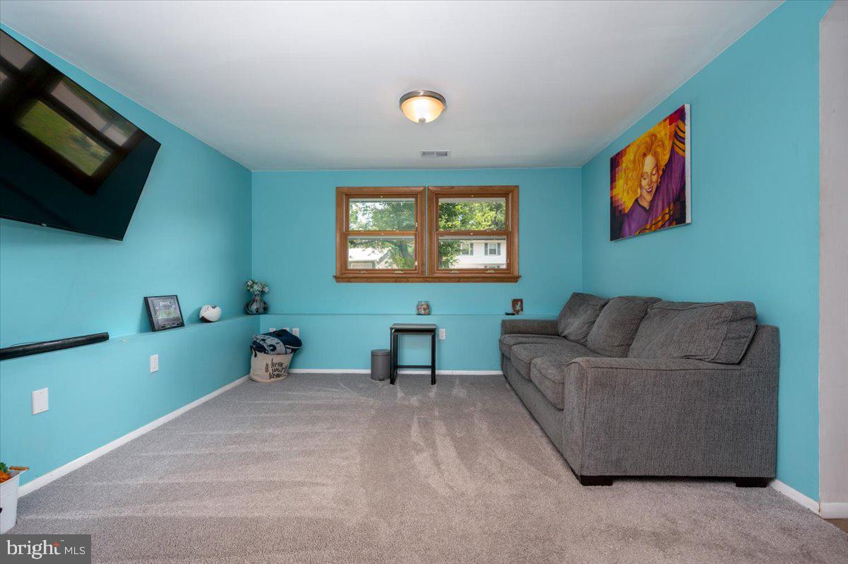 1710 Fallsway Dr Property Photo 25