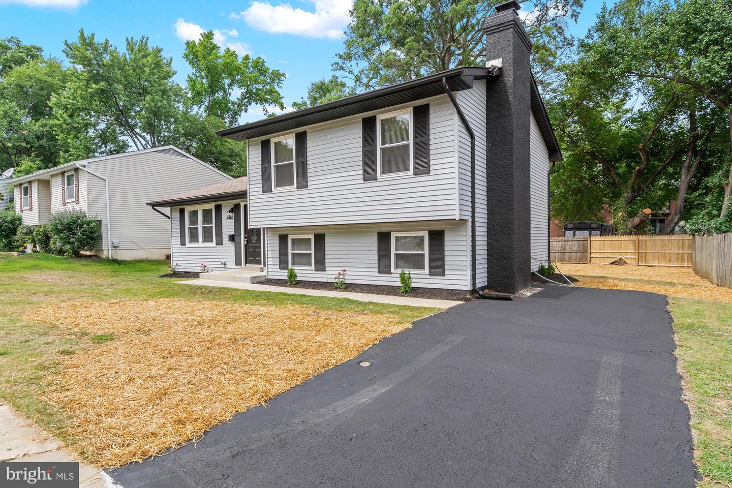 1424 Regent St Property Photo 1