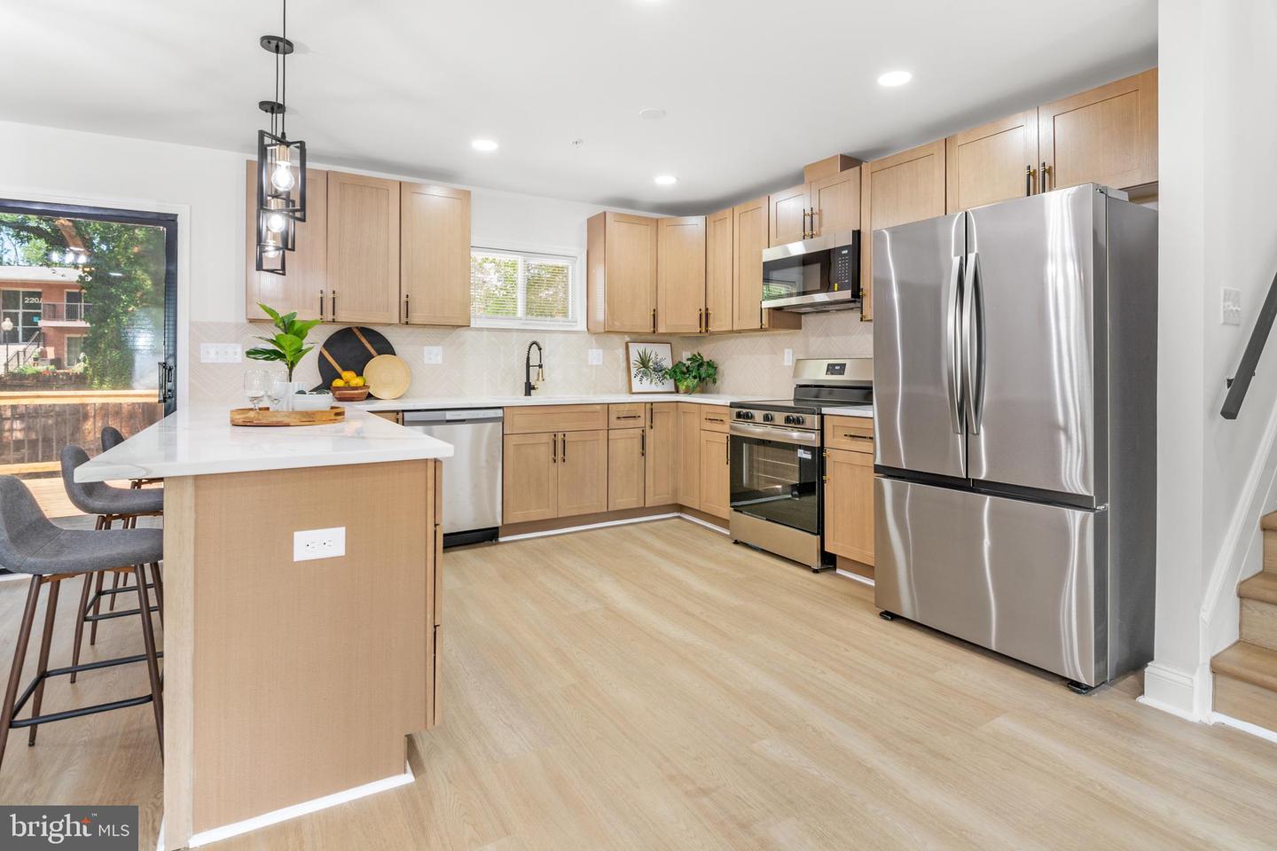 1424 Regent St Property Photo 13