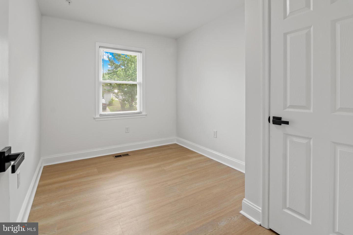 1424 Regent St Property Photo 26