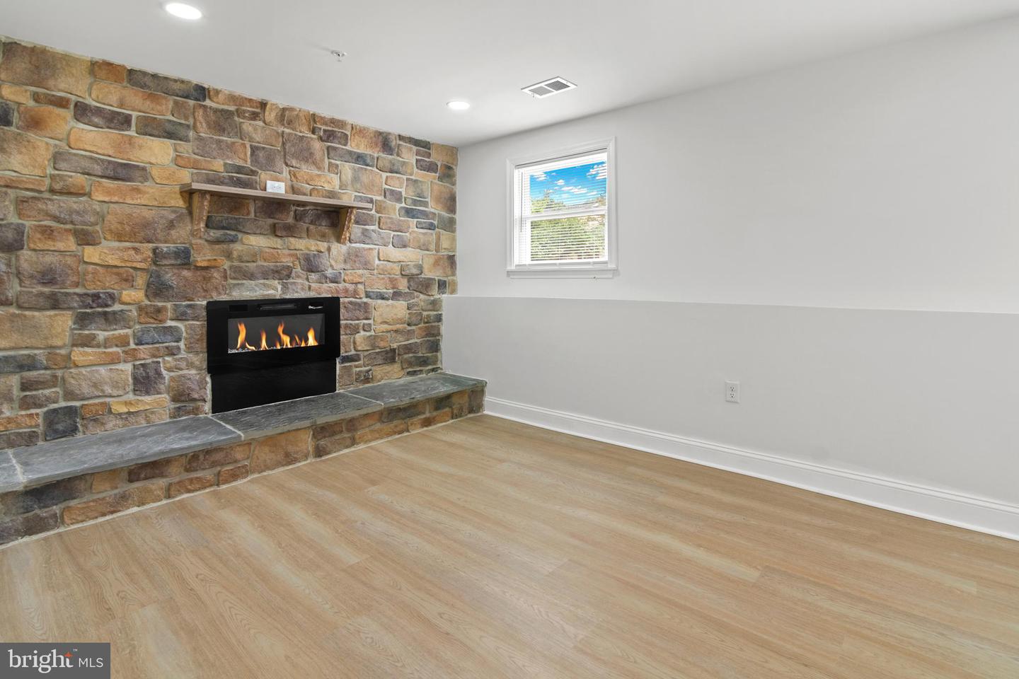 1424 Regent St Property Photo 29