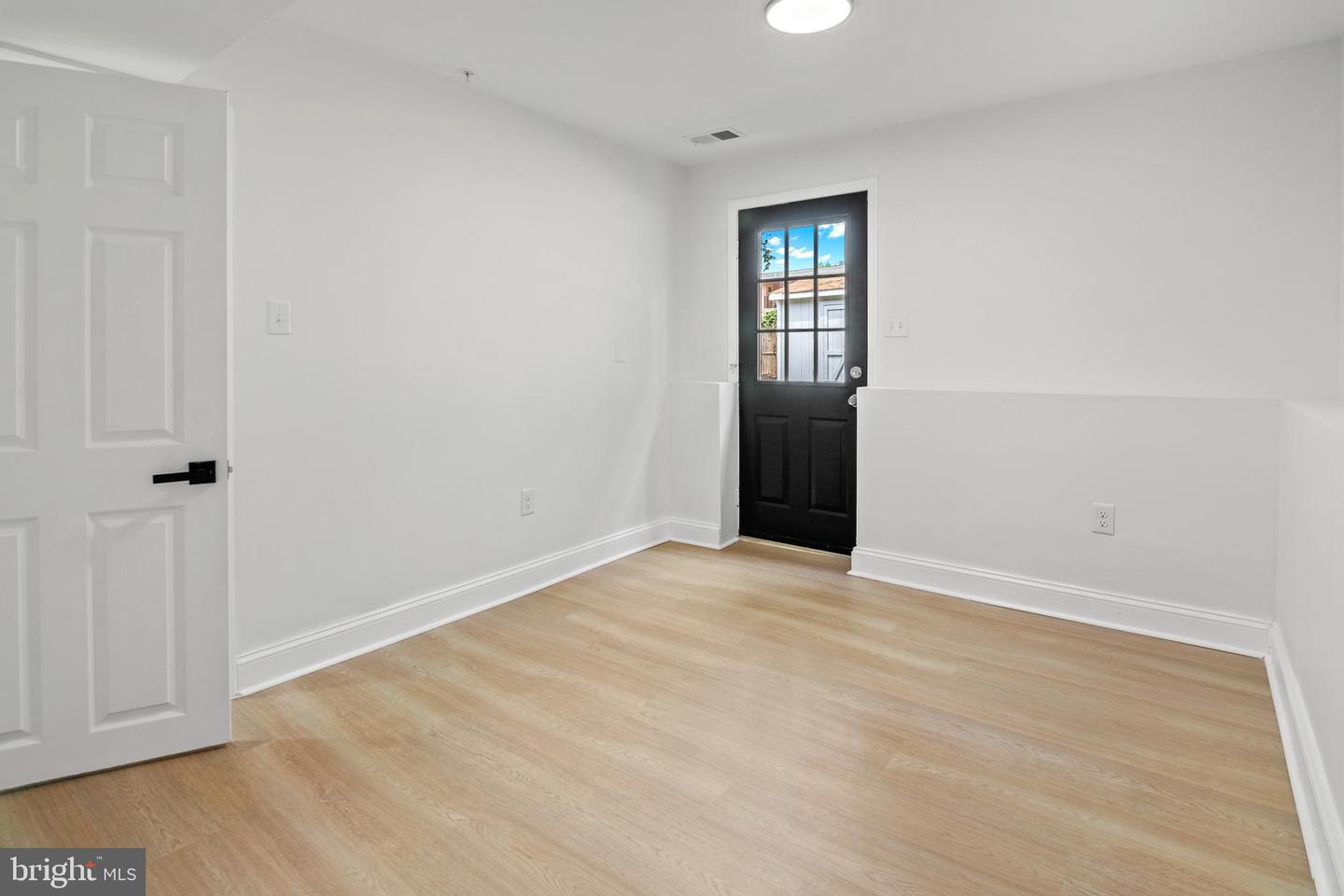 1424 Regent St Property Photo 31