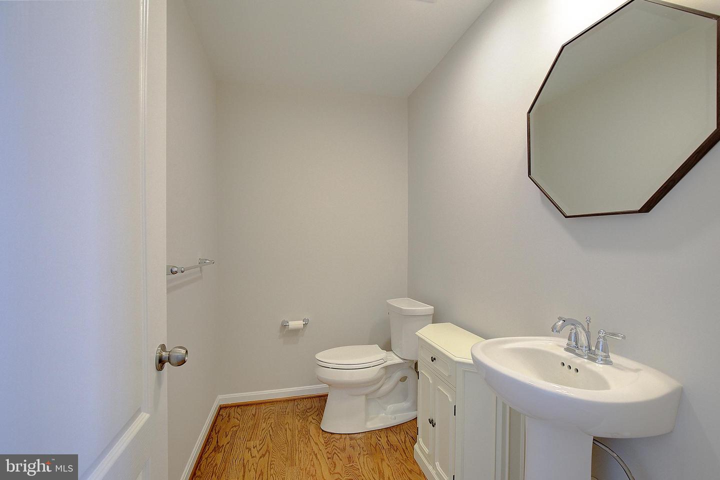 3956 Honeysuckle Dr Property Photo 21