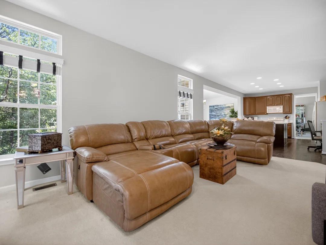 1712 Allerford Dr Property Photo 16