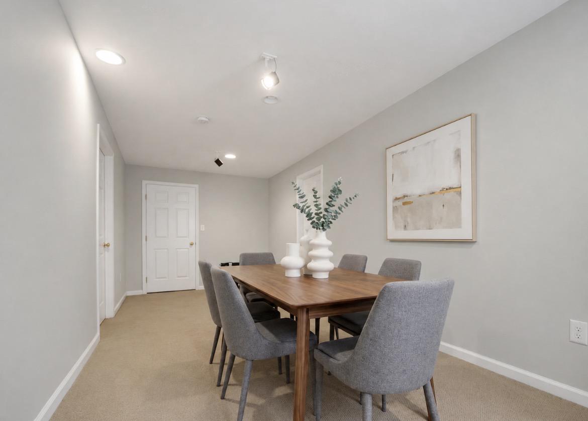 1712 Allerford Dr Property Photo 35