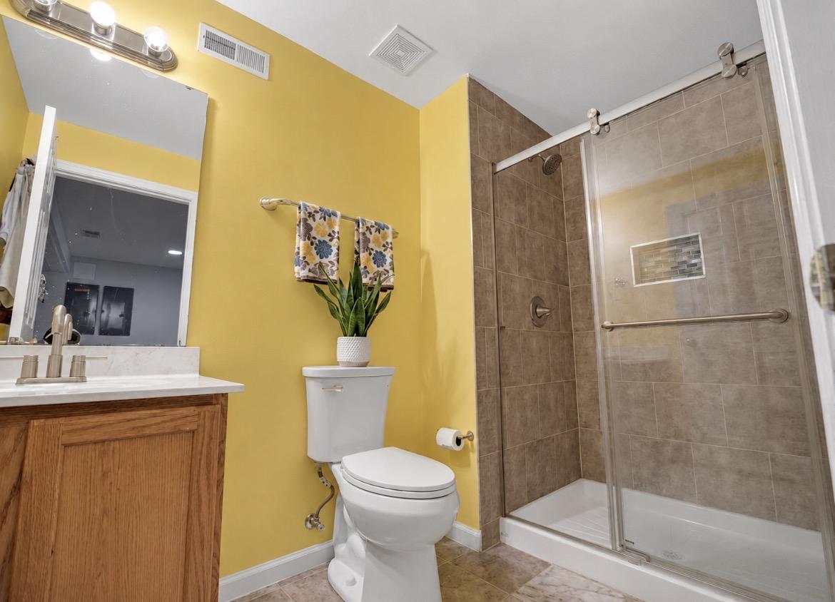 1712 Allerford Dr Property Photo 40