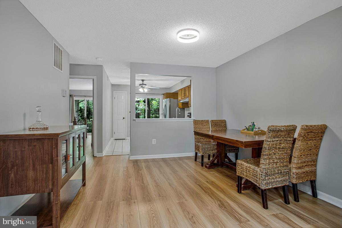 448 Cranes Roost Ct Property Photo 5
