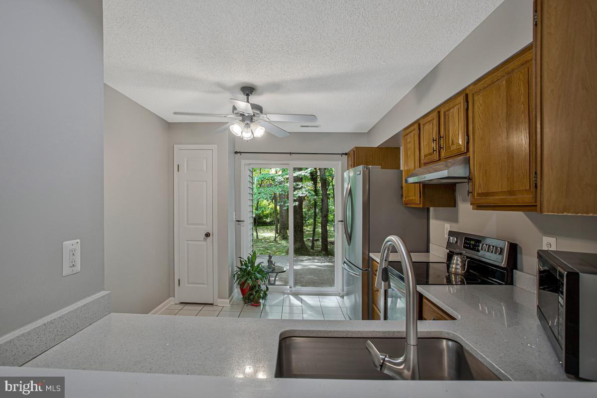 448 Cranes Roost Ct Property Photo 7
