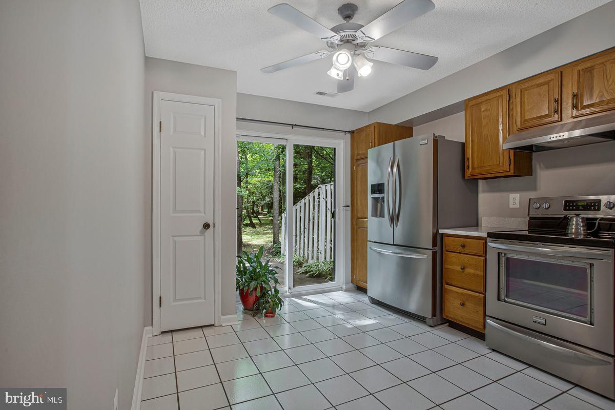 448 Cranes Roost Ct Property Photo 8