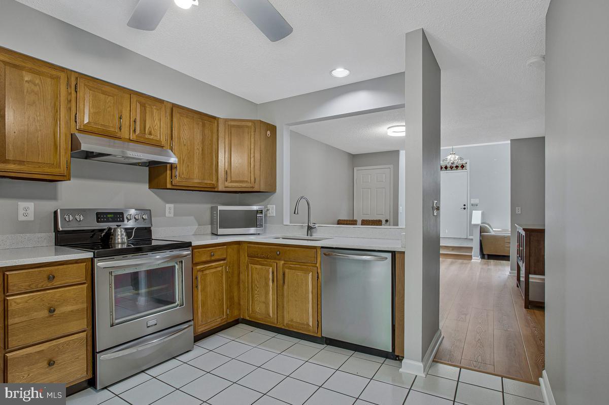 448 Cranes Roost Ct Property Photo 9