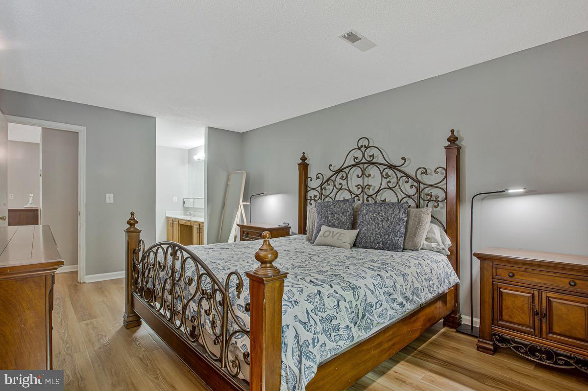448 Cranes Roost Ct Property Photo 11