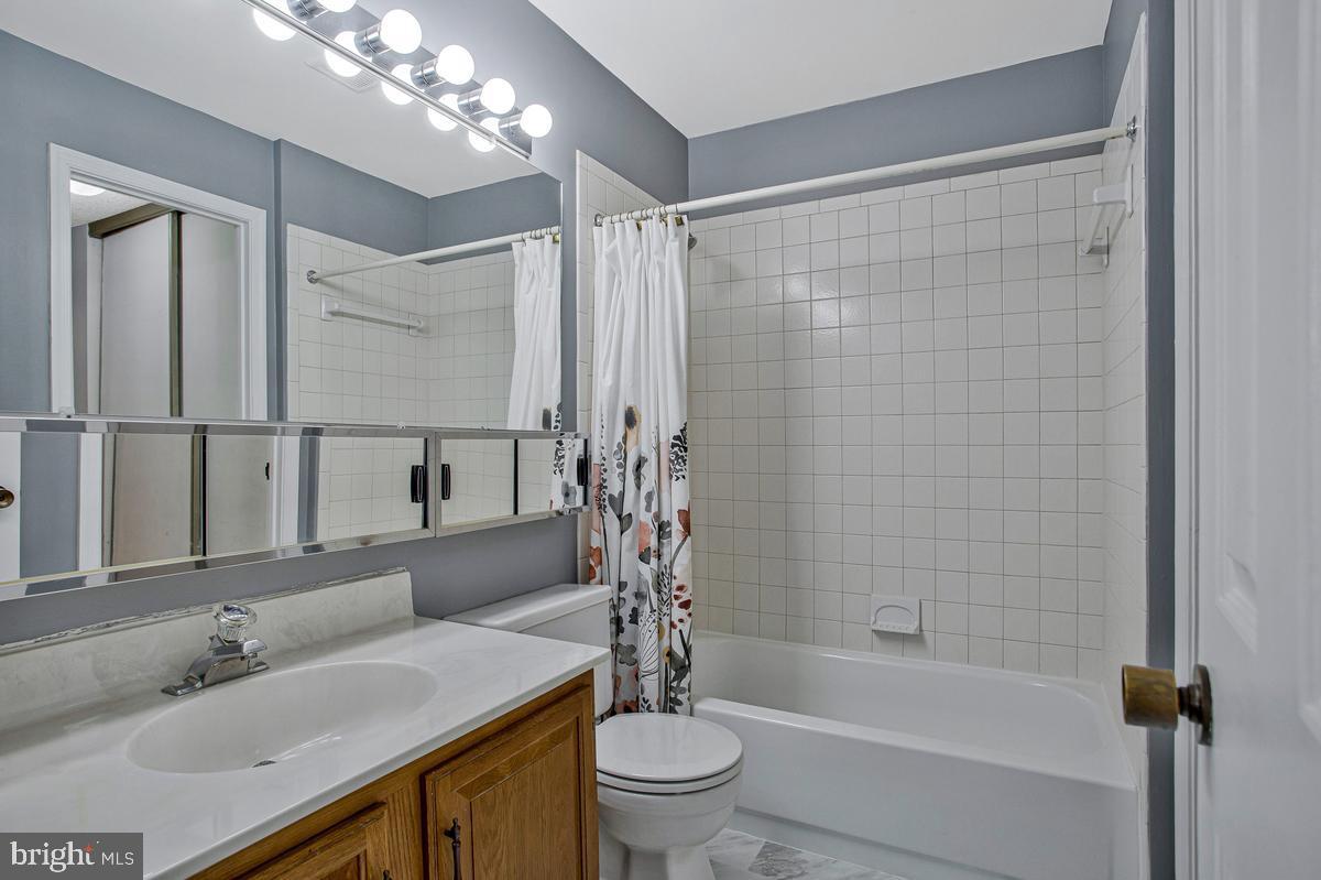 448 Cranes Roost Ct Property Photo 18