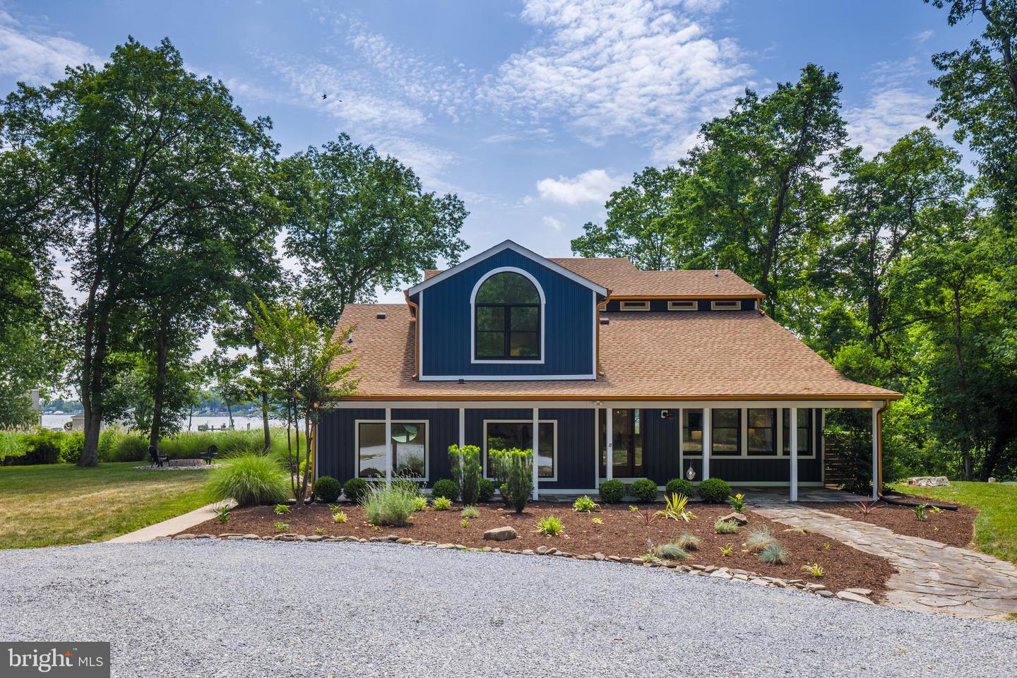 1018 Magothy Ave Property Photo 1