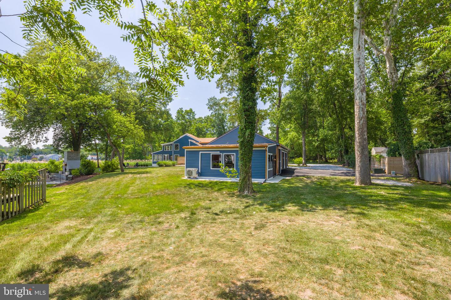 1018 Magothy Ave Property Photo 100