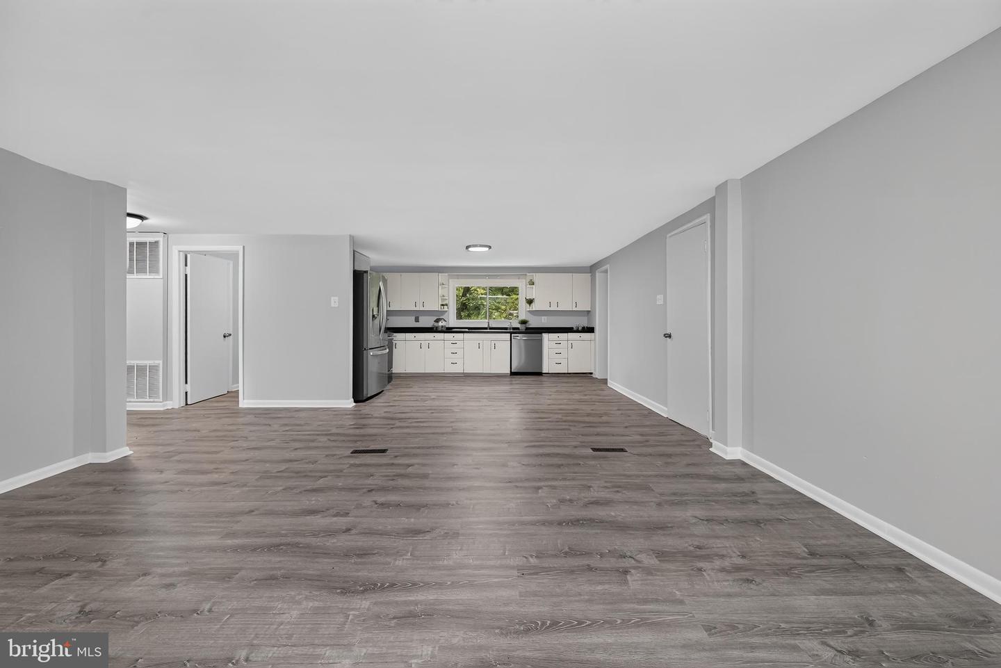 251 9th St Property Photo 14