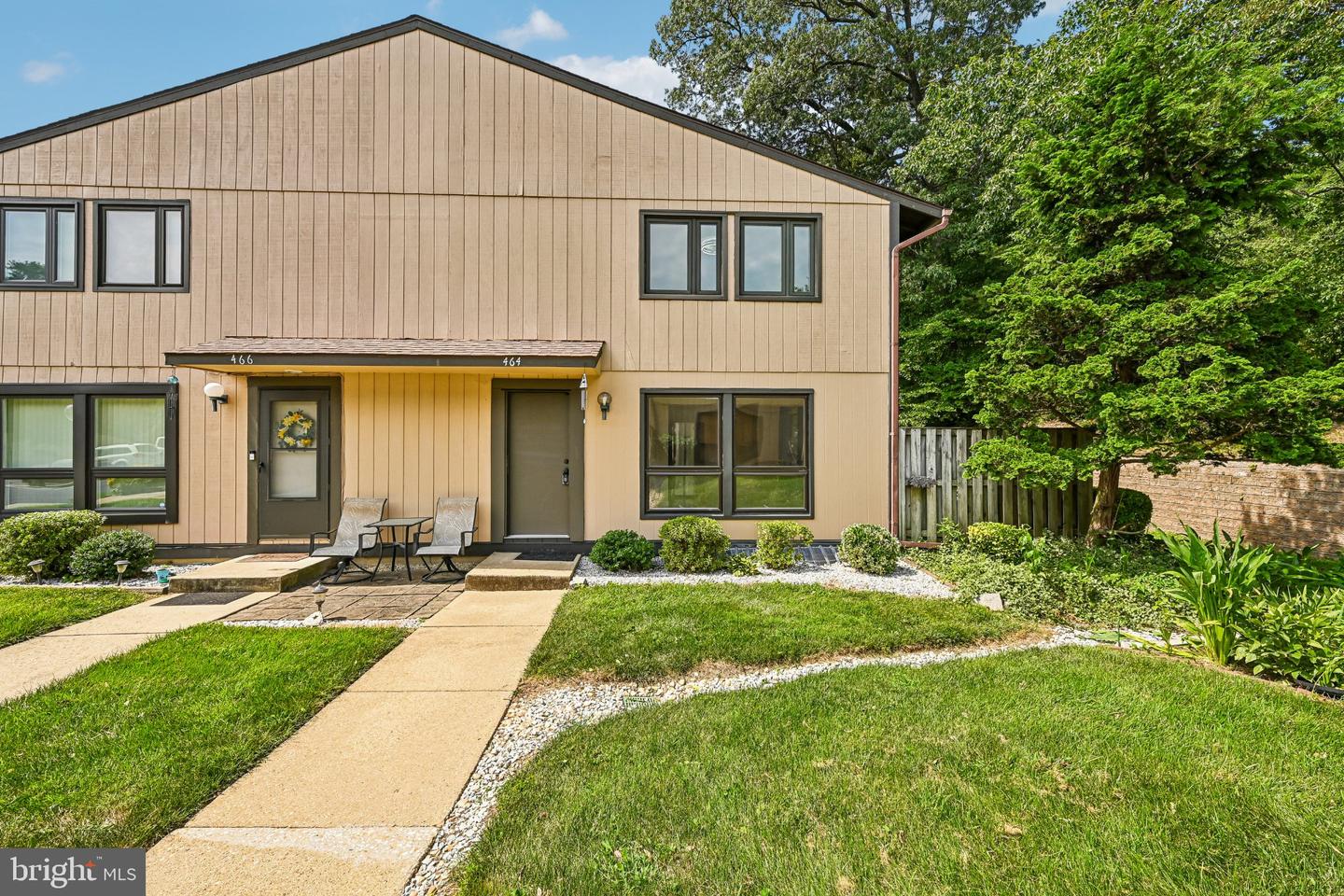 464 West Ct Property Photo 1