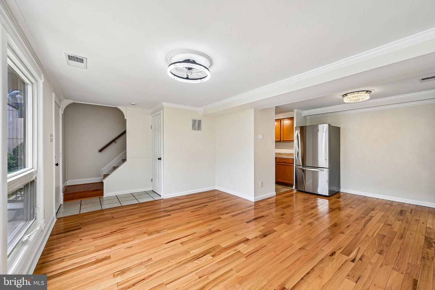 464 West Ct Property Photo 10