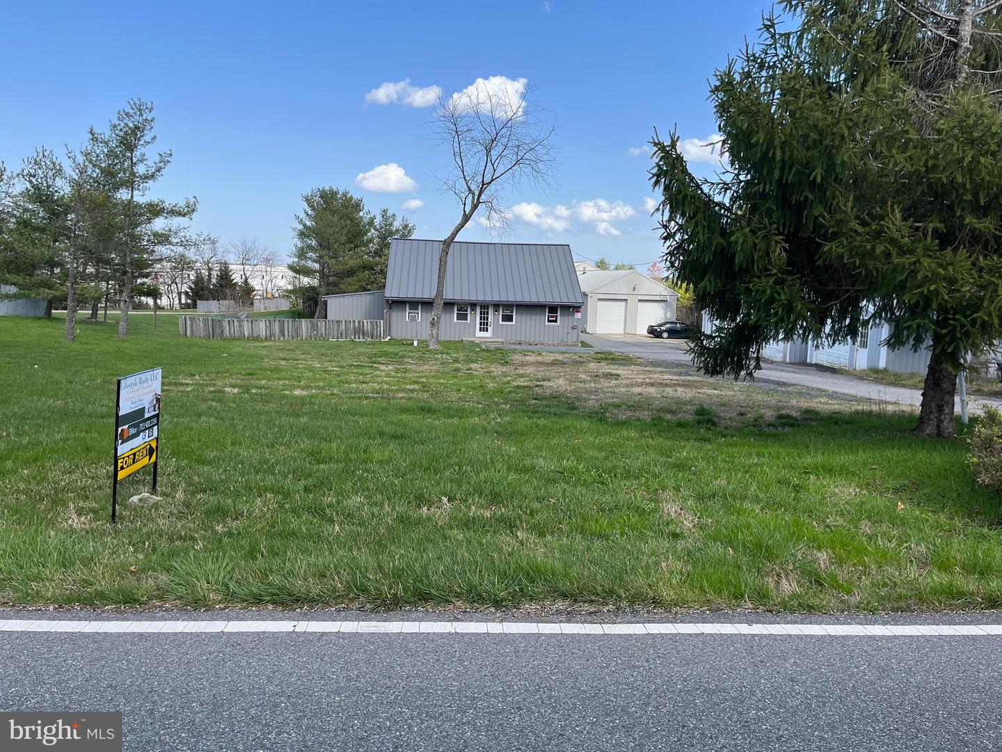 7403 Ridge Rd Property Photo 2