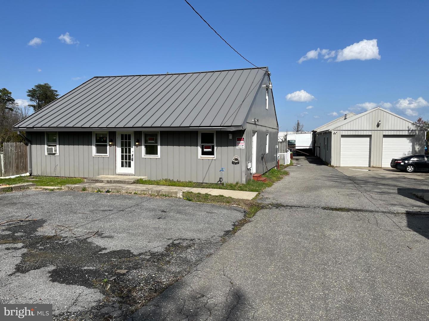 7403 Ridge Rd Property Photo 6