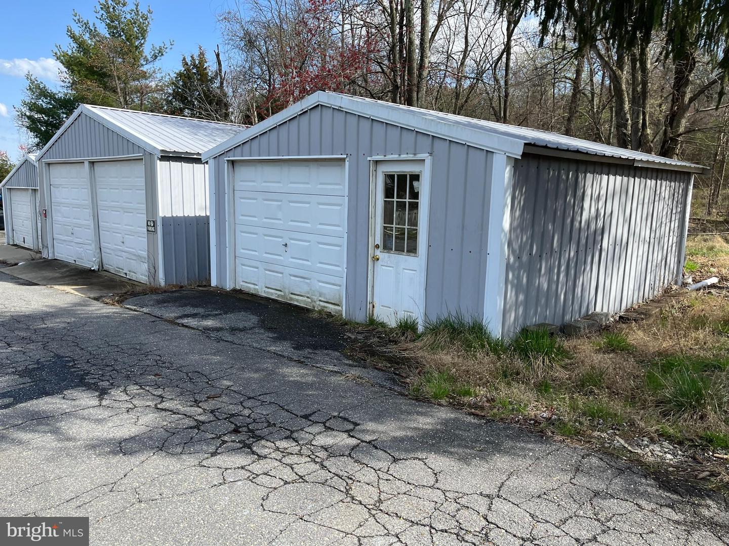 7403 Ridge Rd Property Photo 9