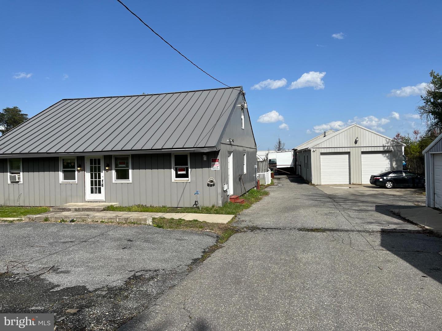 7403 Ridge Rd Property Photo 10