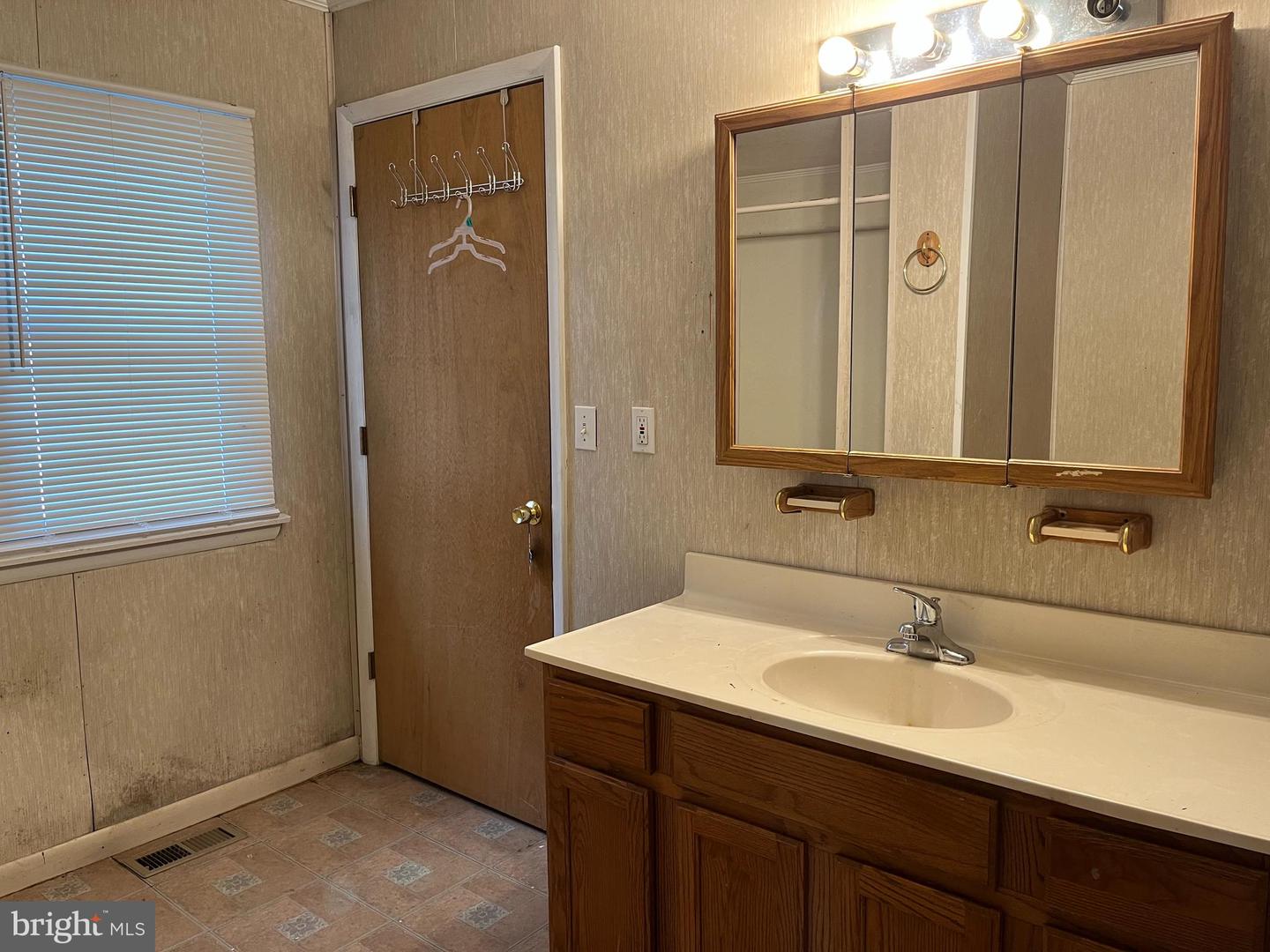 7403 Ridge Rd Property Photo 28