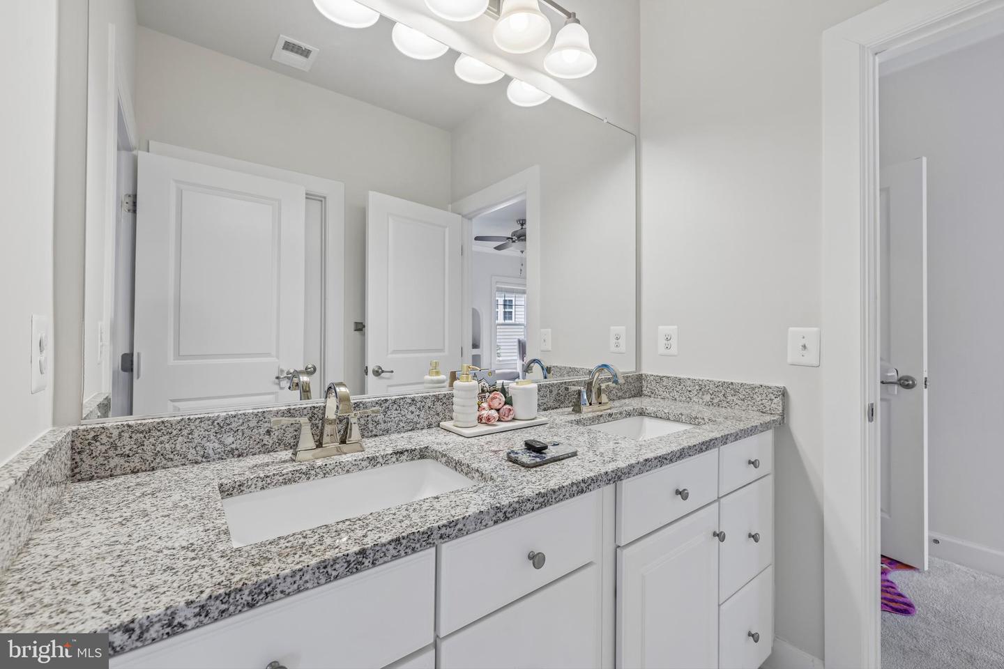 2209 Jacob Way Property Photo 34