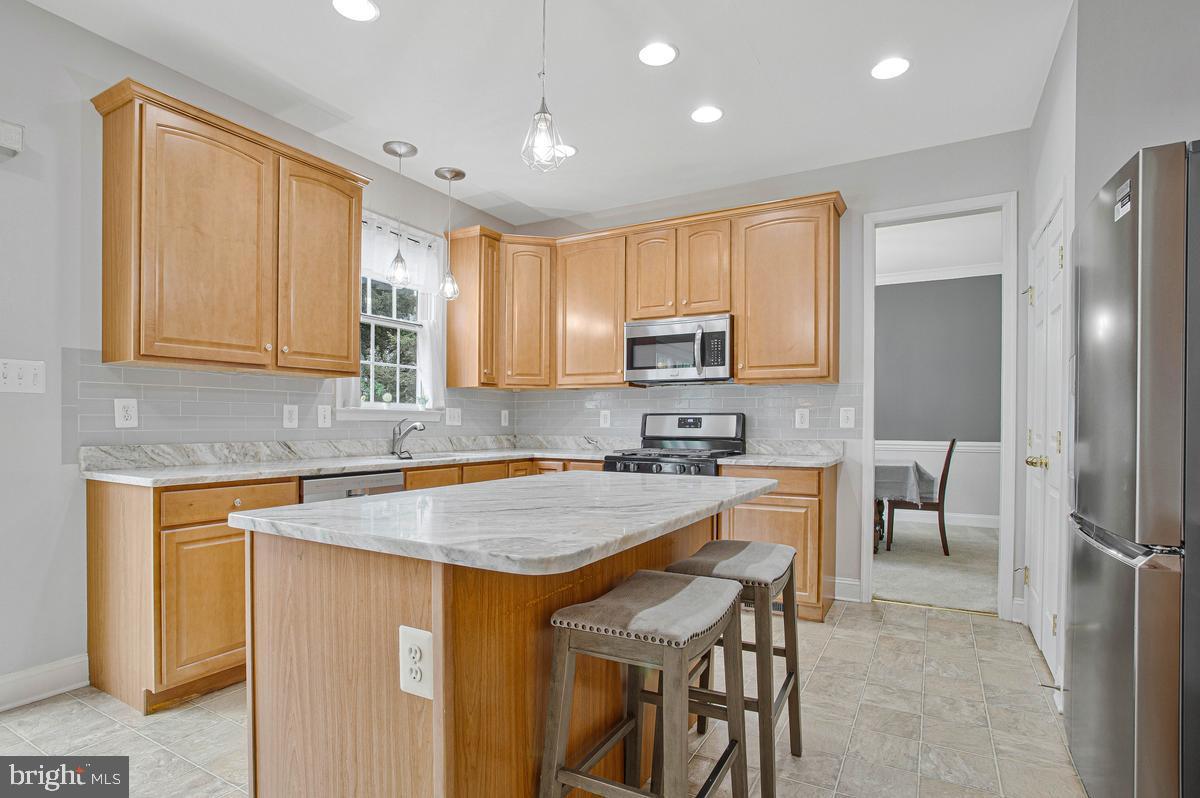 908 Enfield Way Property Photo 12
