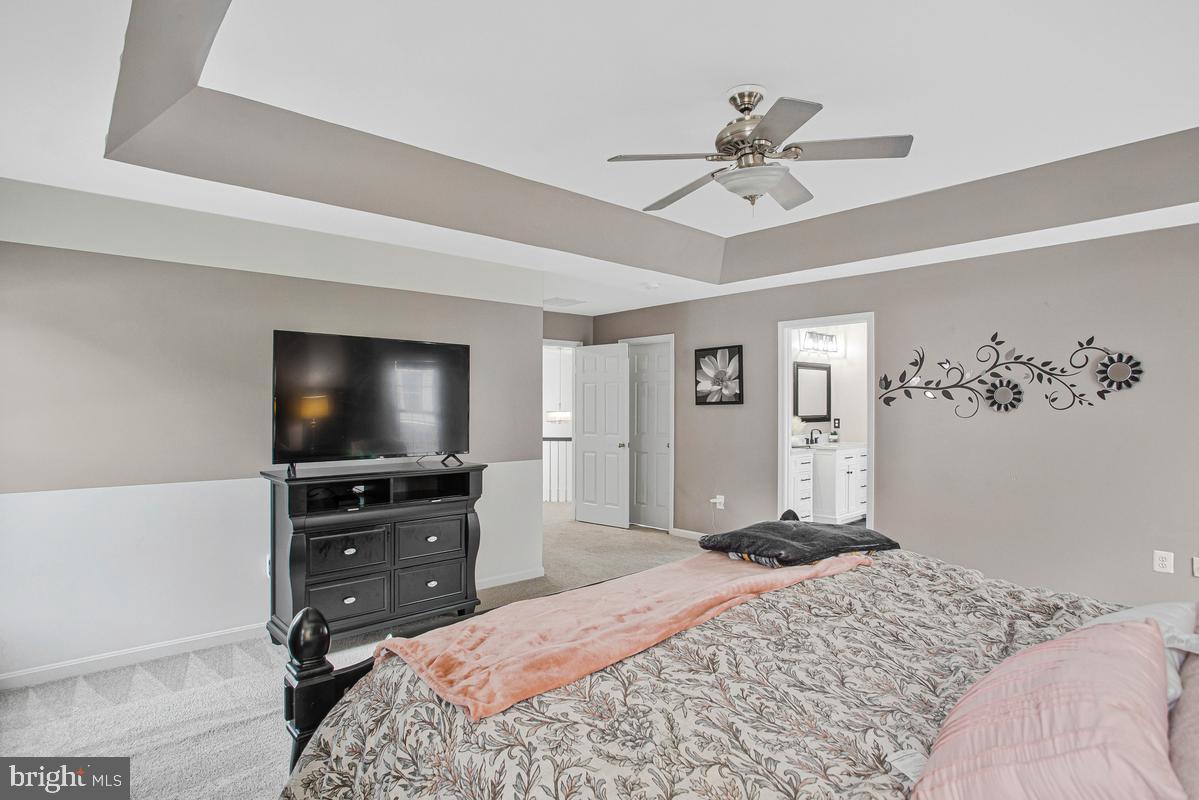 908 Enfield Way Property Photo 26